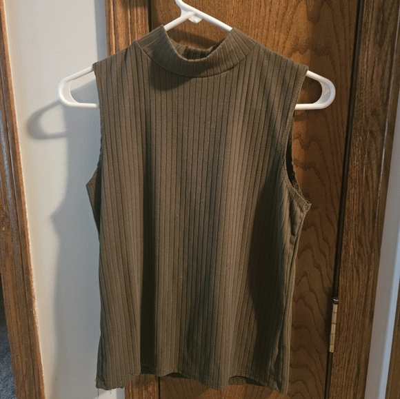 High neck top - Picture 1 of 2